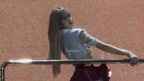 Blackpink lisa kpop 2025