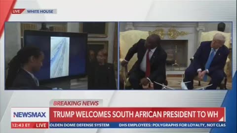 🇺🇲 🇿🇦 Trump showing the video of thousands of white crosses to Ramaphosa who is visually
