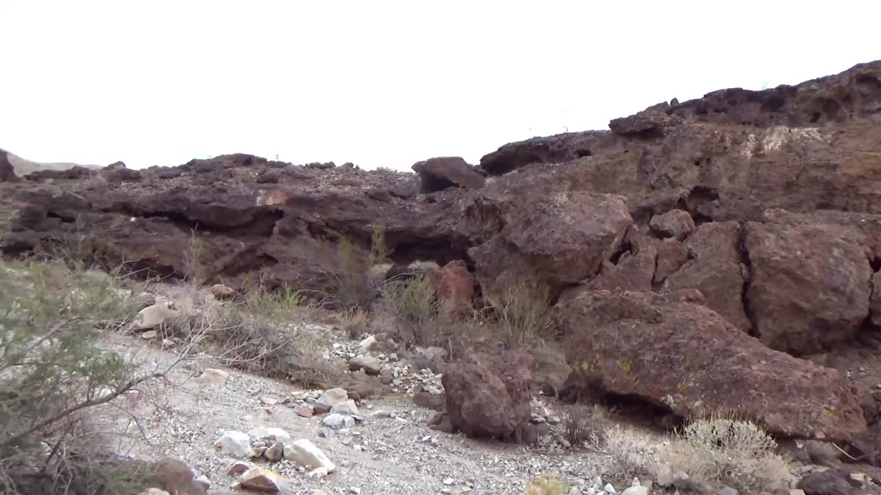 Lavas Along Kingman Wash Road AZ
