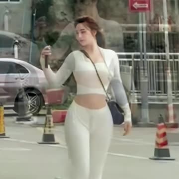 How to wear White Jumpsuit Outfit Hack