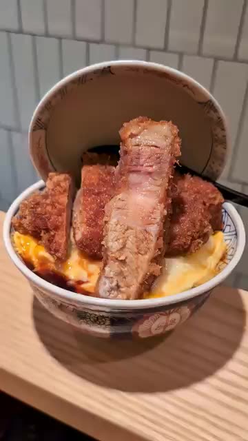 Tokyo’s Thickest Tonkatsu? Giant Pork Cutlet at Tonkatsu Hajime Nihonbashi!