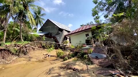 Boxing Day Tsunami survivor relives experience in Indonesia flooding