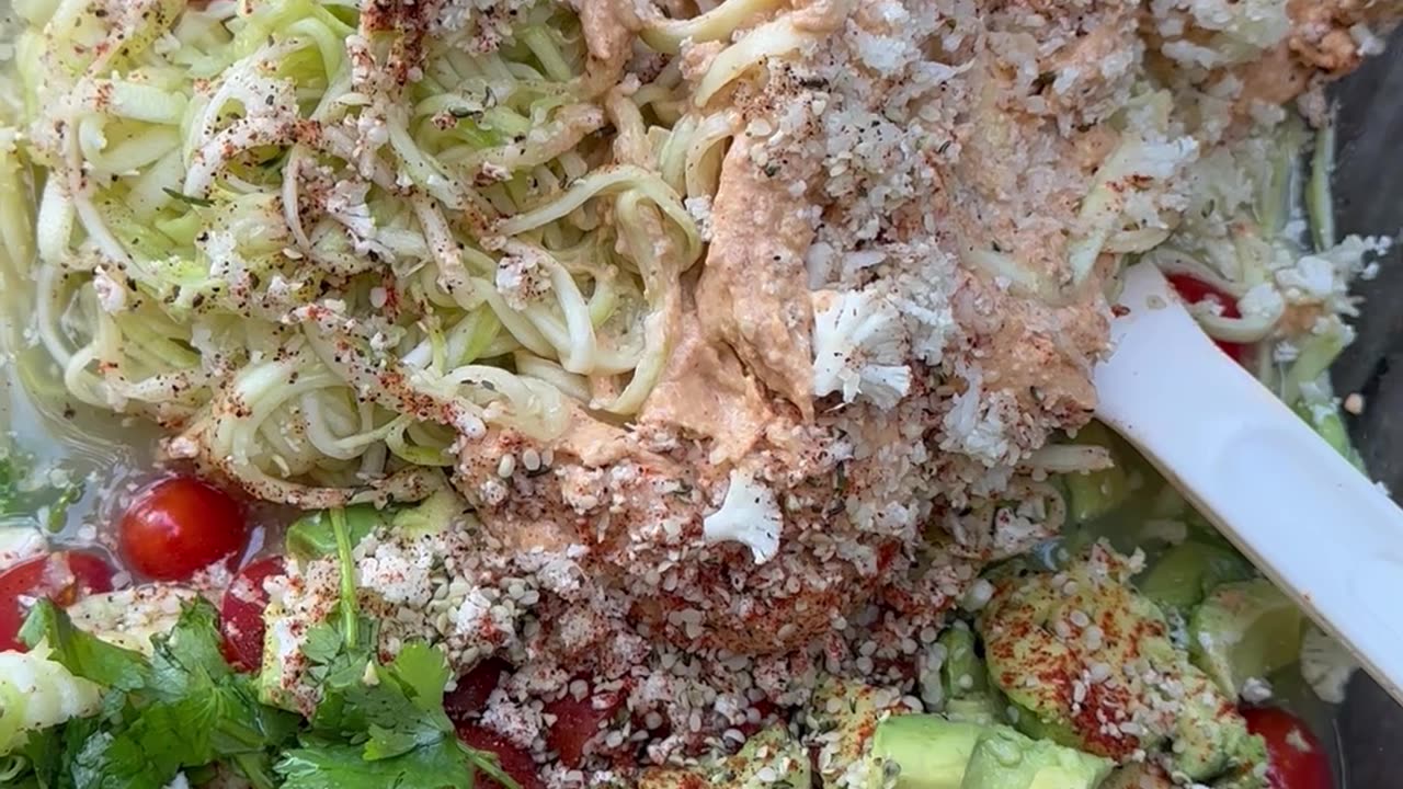 Zuchinni Noodle Prep & A Glimpse Of Our Curry Leaf Trees