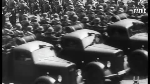Parade Vor Dem Schopfer Grossdeutschlands Aka German Military Parade - Hitler Takes Salute (1940)