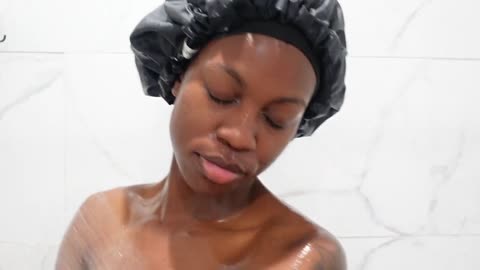 Monday thru Friday Shower Routine ｜ Self Care ｜ Feminine Hygiene Products ｜ Body Care ｜ ItsZalliah