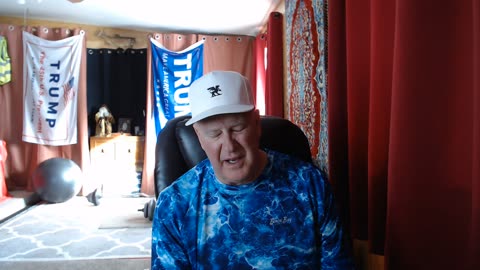 High School Students Repair Cars and Give Them to Single Moms