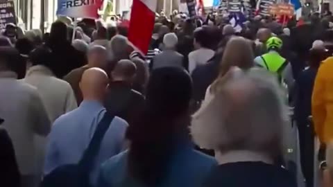 🇫🇷 WOW! Thousands of French patriots protested in Paris today against sending any furt...