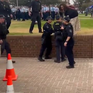 They ARRESTED the man who yelled at the Prime Minister ‘you have blood on your hands’