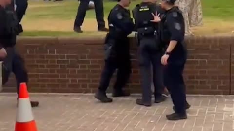 They ARRESTED the man who yelled at the Prime Minister ‘you have blood on your hands’