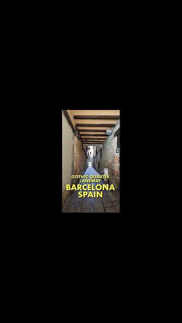 Exploring Barcelona Spain: Gothic Quarter Laneway 🇪🇸
