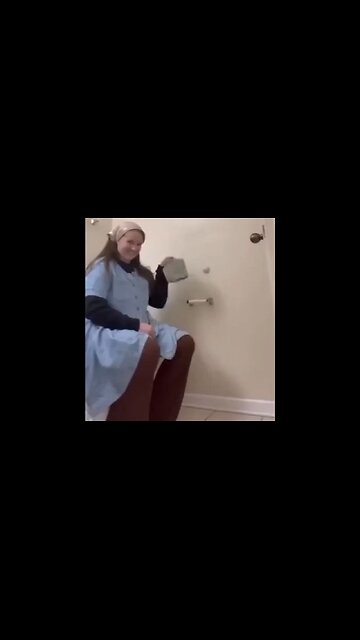 Enviro-Nut Is Trying To Get People To Not Use Toilet Paper And Her Solution Is Fücking Gross