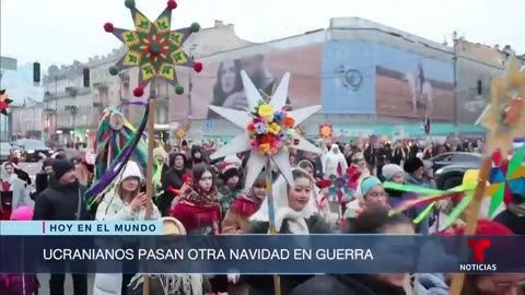 Ucranianos pasan su tercera Navidad en medio de la guerra y el rey Carlos manda mensaje
