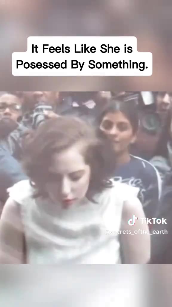 Celebrities Who Got Caught Glitched On Camera