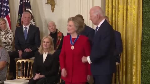 Killary receives the "Medal of Freedom" 🤡