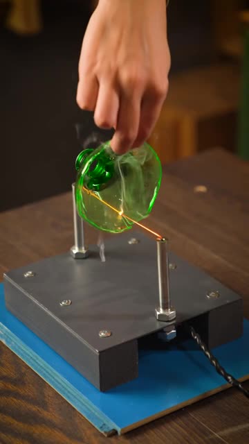 A genius plastic bottle hack for no-mess painting!