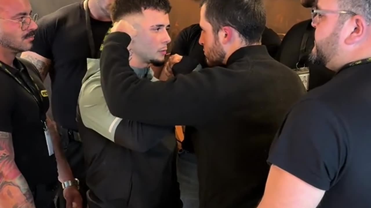 Luva Di Nike vs Checka