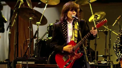 I Shall Be Released (Bob Dylan cover) - Chrissie Hynde (live)