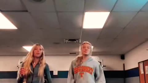 watch us dance🍩😋