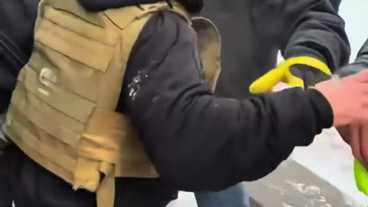 Jack Lang attacked by Antifa mob