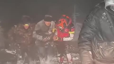 Rescatan en las montañas de Rumania a dos hombres que huyeron de Ucrania