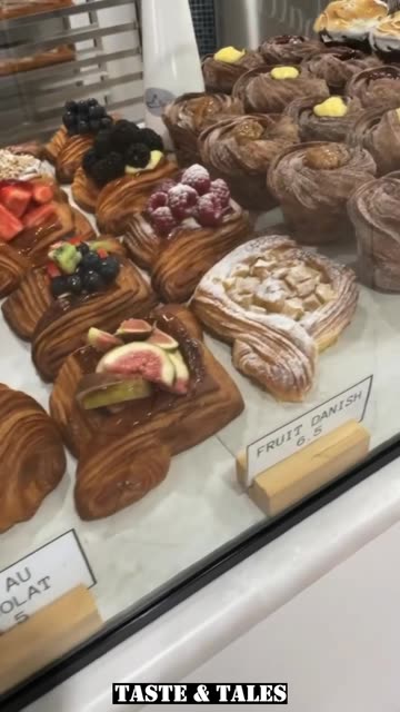 A Table, A View, A Mood. | @London Life