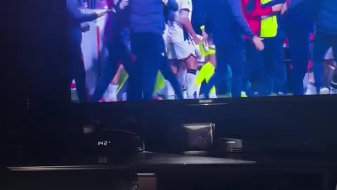 Fitorja historike e Shqipërisë ndaj Serbisë, shpërthen festa në shtëpinë e këngëtares Bebe Rexha