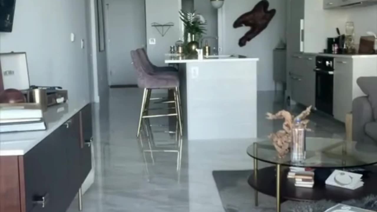 Ok I’m bored in the house and I’m in the house bored