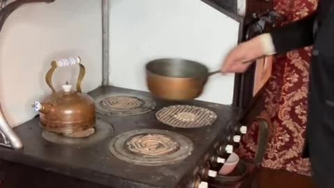 making a cheesecake - a very old way