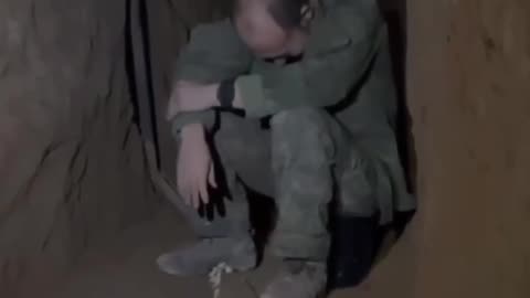 🇨🇳 Another Chinese mercenary who illegally crossed the Ukrainian border has been caught on camera. 