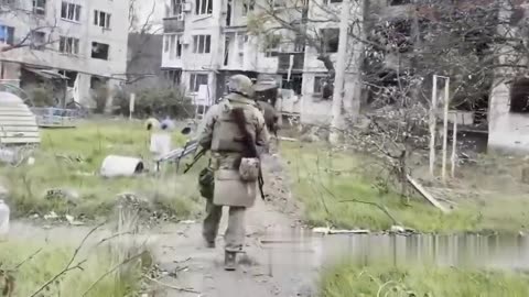 Ukrainian Soldiers Massively Surrendering in Pokrovsk