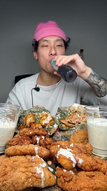 Hot and Spicy Chicken Wings with normal wings and different sauces eating videos