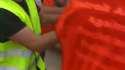 Lefties beat up one of the few black guys that showed up to their No Kings event in Detroit.