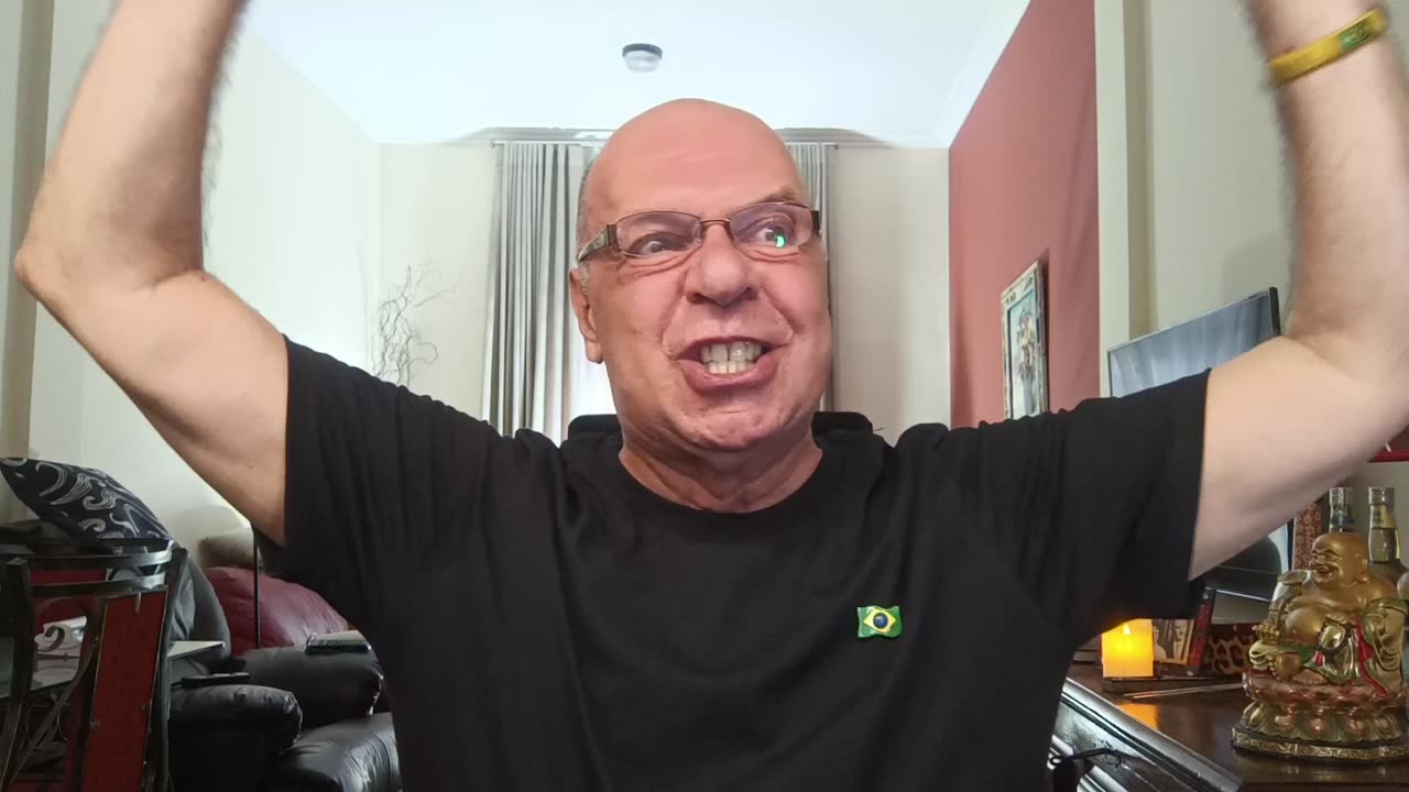 Flávio confirma candidatura e esquece do leilão da desistência