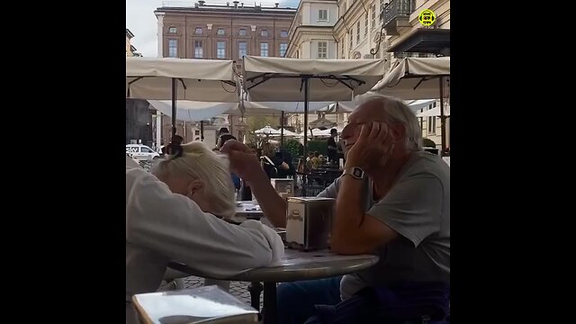 Couple- senior citizen