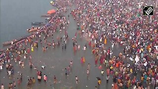 Maha Kumbh 2025 _ Massive Crowd At Triveni Sangam In Prayagraj For Maha Kumbh 2025