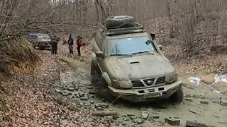 😲 Nissan Patrol Y61 on 40s against Mud and Ice