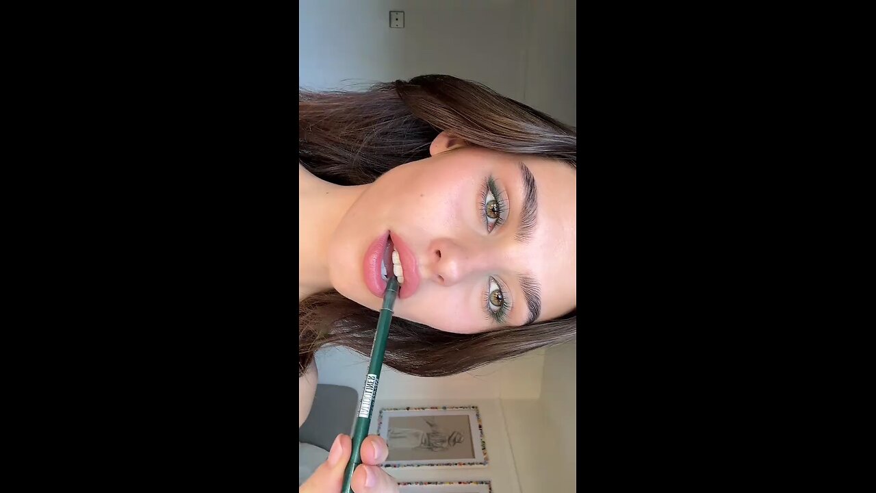 Emerald eyes 🥝Eyeliner