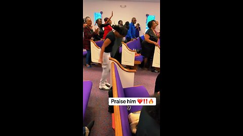 She had a praise 💃🏽 #praisebreak
