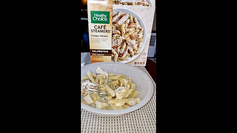 Eating Healthy Choice Café Steamers Chicken Alfredo, Dbn, MI, 3/10/25