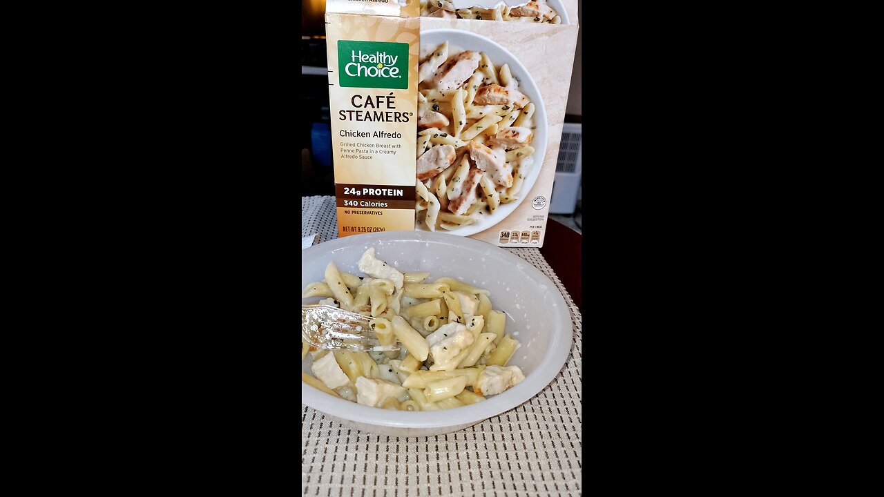 Eating Healthy Choice Café Steamers Chicken Alfredo, Dbn, MI, 3/10/25