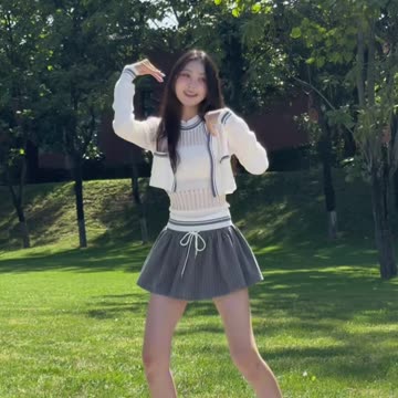 Daily Beauty EP 636 | Cute Ebony Stockings Bewitching Sway Dance