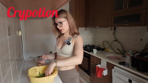 Sexy turkish girl CRYPOTION Xd4