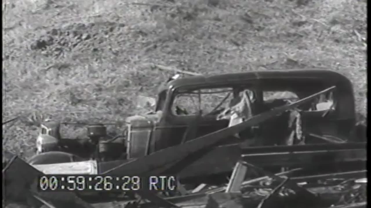 VIEWS OF DAMAGE CAU... - VIEWS OF DAMAGE CAUSED BY EXPLOSION. PORT CHICAGO, CALIFORNI - 428-npc-4792