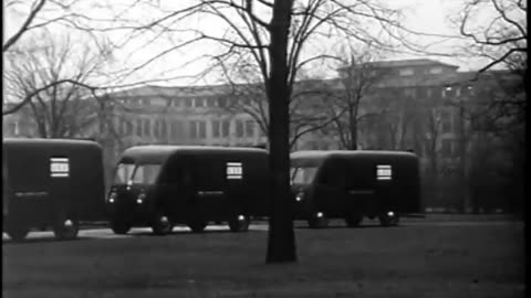[U.S.O. VANS AT FORD ROTUNDA] - [U.S.O. VANS AT FORD ROTUNDA] - fc-fc-4836
