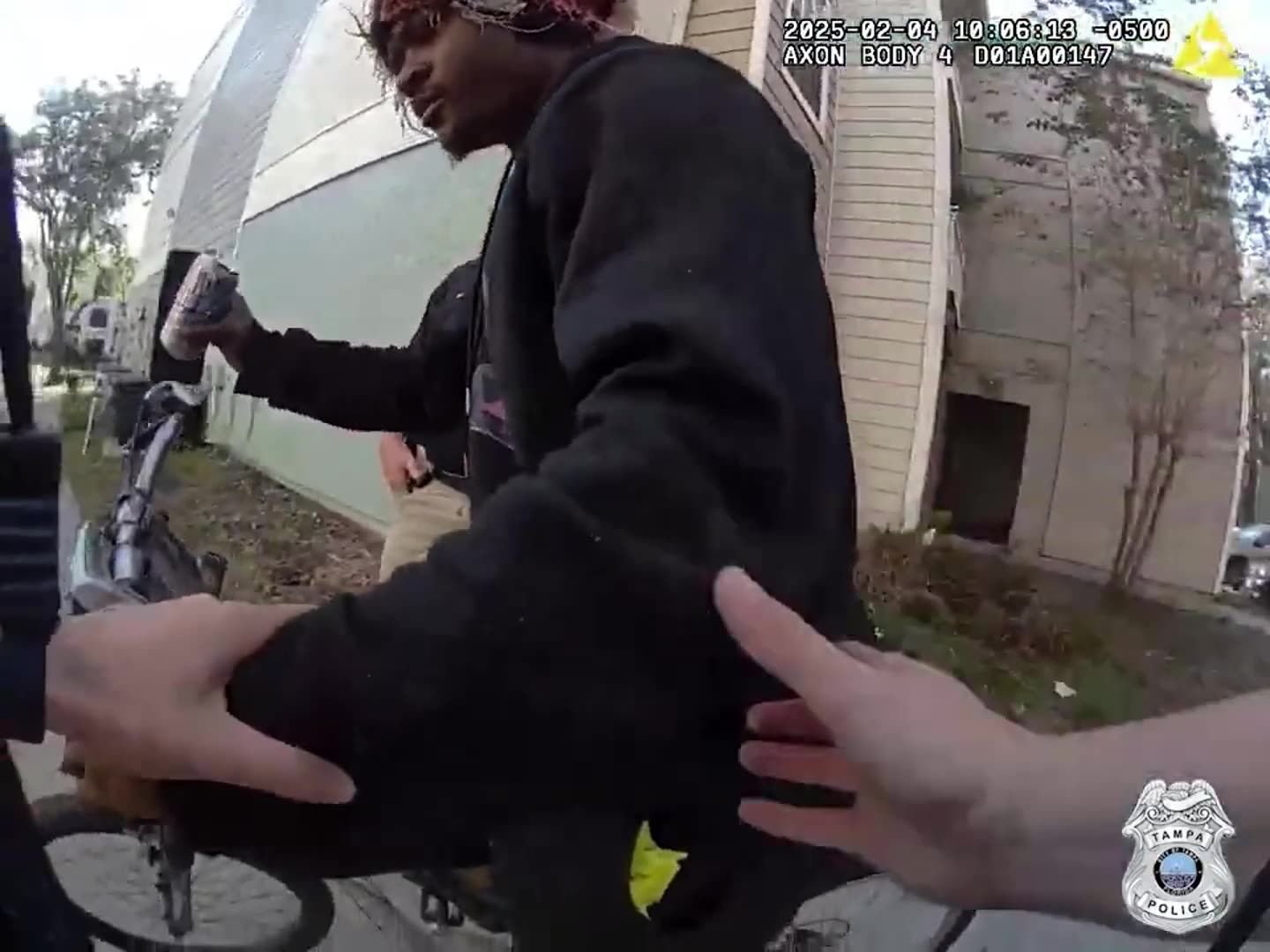 Car thief gets in shootout with 2 female police officers in Tampa