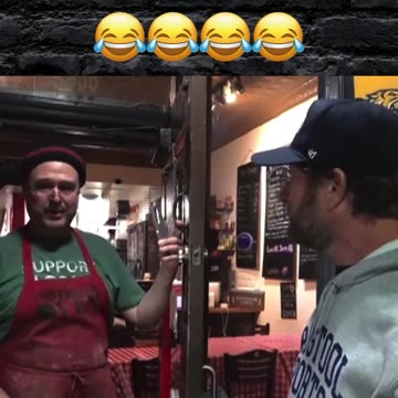 Dave Portnoy helping out local pizza restaurant during the pandemic