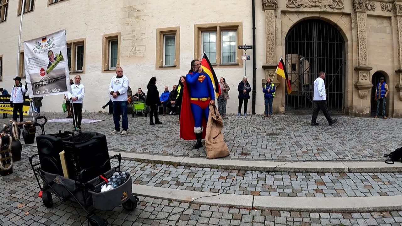 Supermann wird zum Weihnachtsmann - Göppingen 08.11.2025