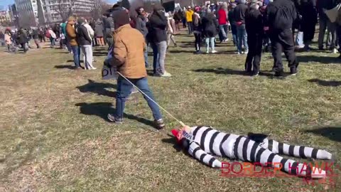 🚨🇺🇸 PROTESTER IN DC AGAINST ELON AND DOGE