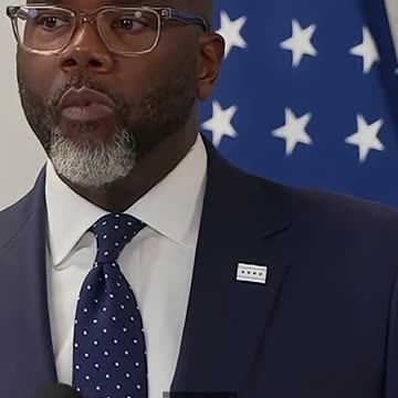 Chicago Mayor Brandon Johnson refuses to answer illegal migrant question from reporter