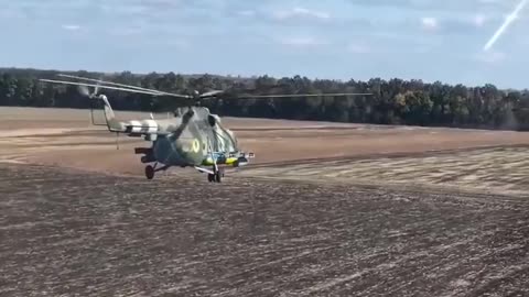 🇺🇦✈️ Ukraine Russia War | Ukrainian Helicopter Pilot Meets Boy with Flag | RCF